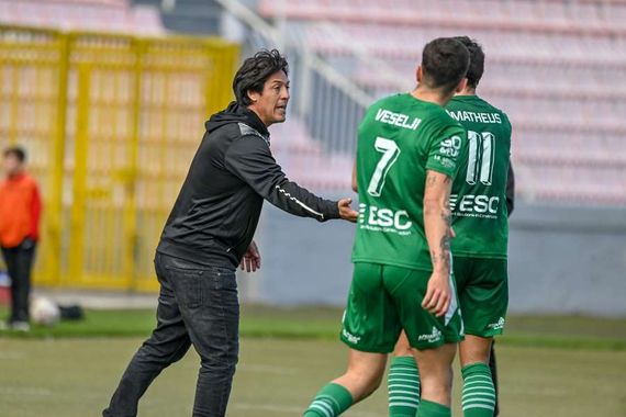 Mauro Camoranesi busca festejar en la final de la Copa de Malta