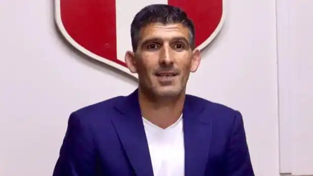 Merlos es el presidente de la Liga Alvearense de Fútbol.