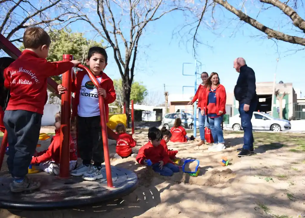 Crespo avanza con el Plan Integral de Obras: mejoras en plazas y parques del Barrio Salto