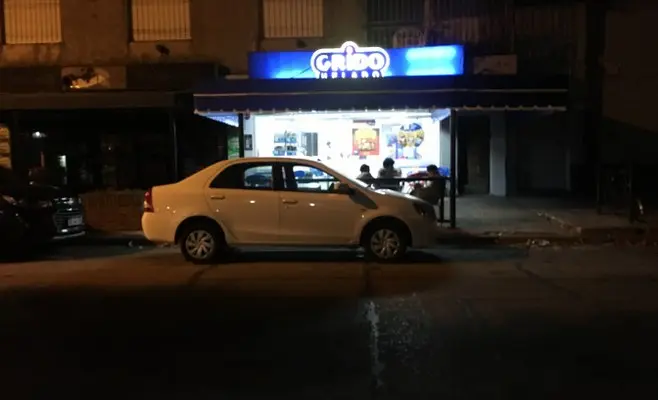 Campana: Vecinos atraparon a delincuente que asaltó una heladería