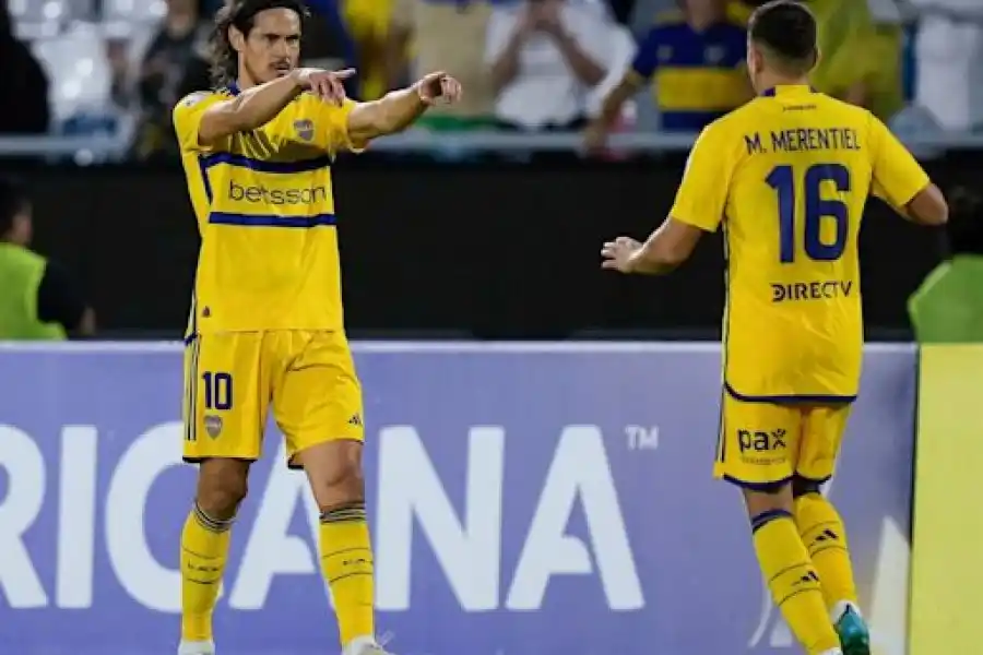 Boca ganó sufriendo y se afirma en la cima del grupo D
