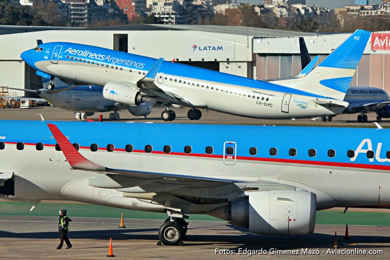 Suspensiones en Aerolíneas Argentinas: el diálogo entre la empresa y los gremios aeronáuticos continúa el viernes 5