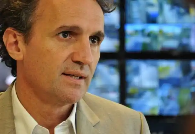 "Katopodis escucha inundación y sale con Twitter a ver qué puede publicar"
