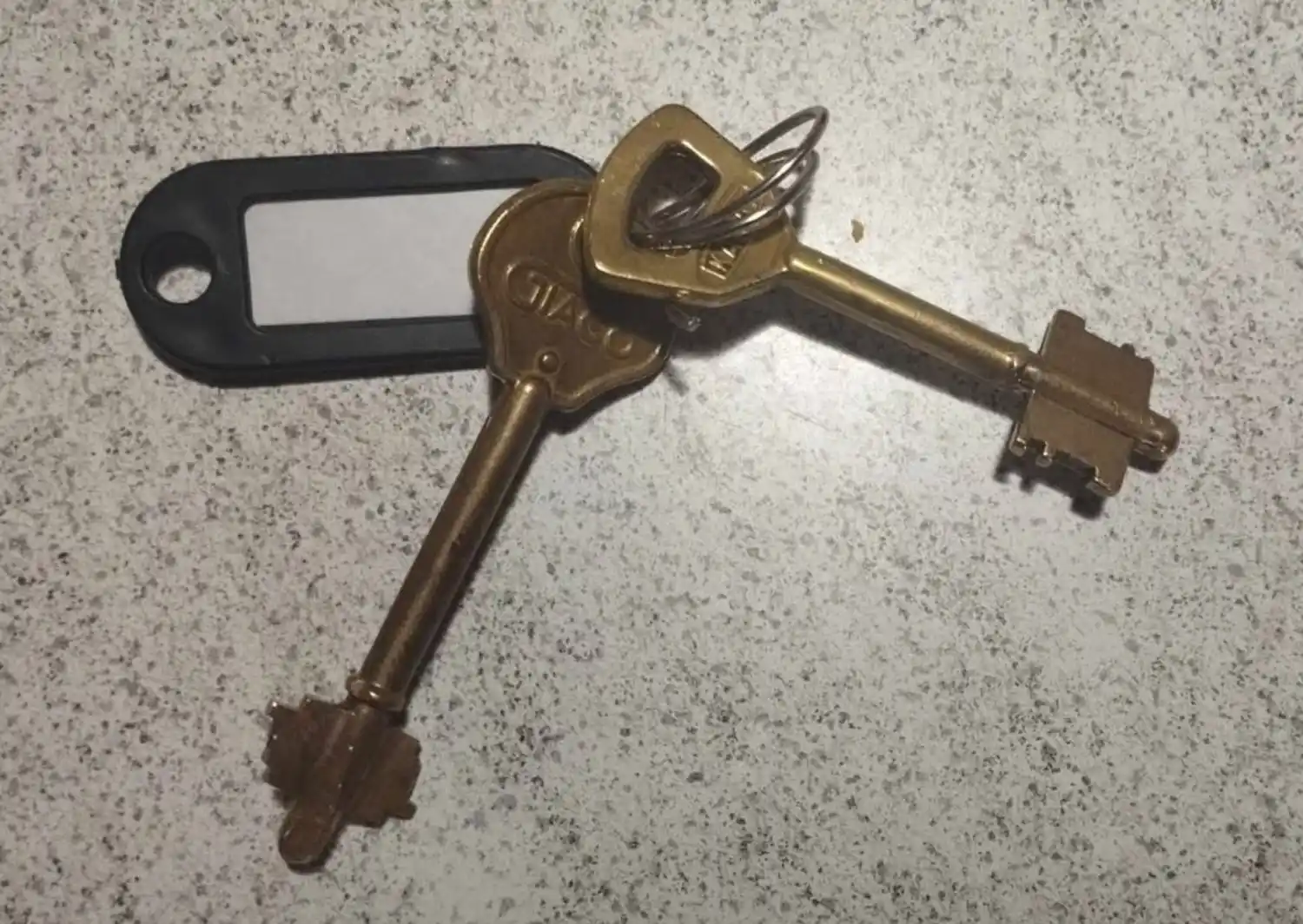 Llaves encontradas en el Paseo Público