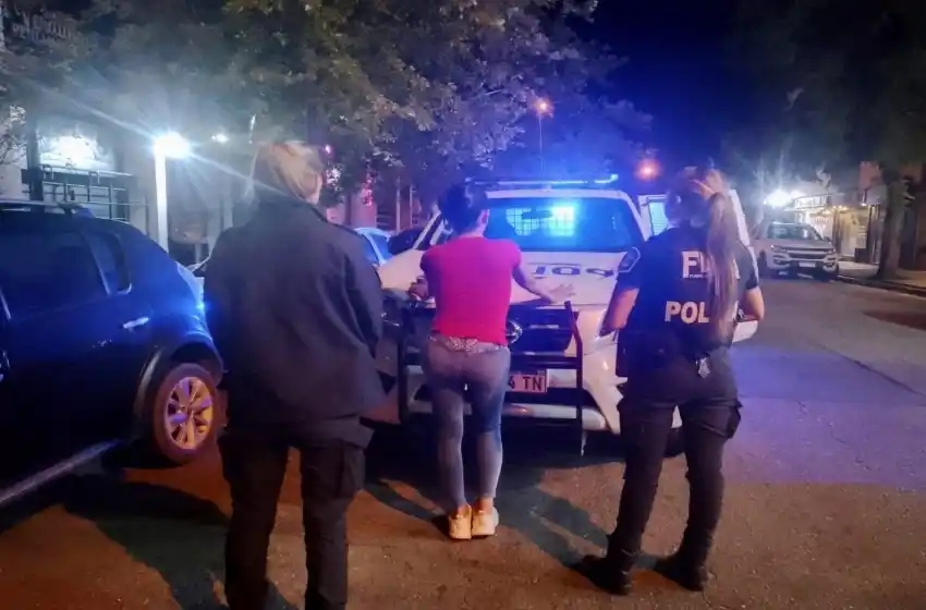 Quiso robar ropa en Güemes y la descubrieron