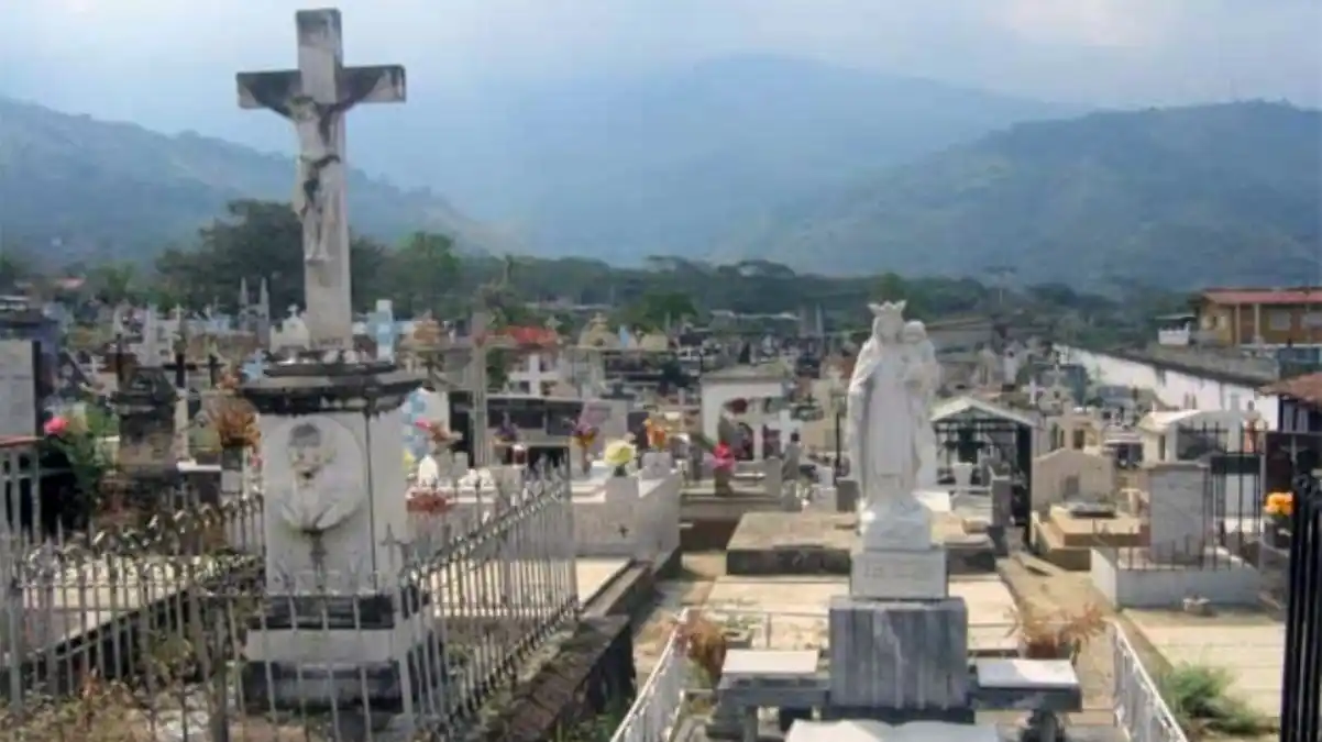 ¡BOCONÓ SATÁNICO! Profanaron tumba de una bebé y robaron su cuerpo para un ritual de brujería