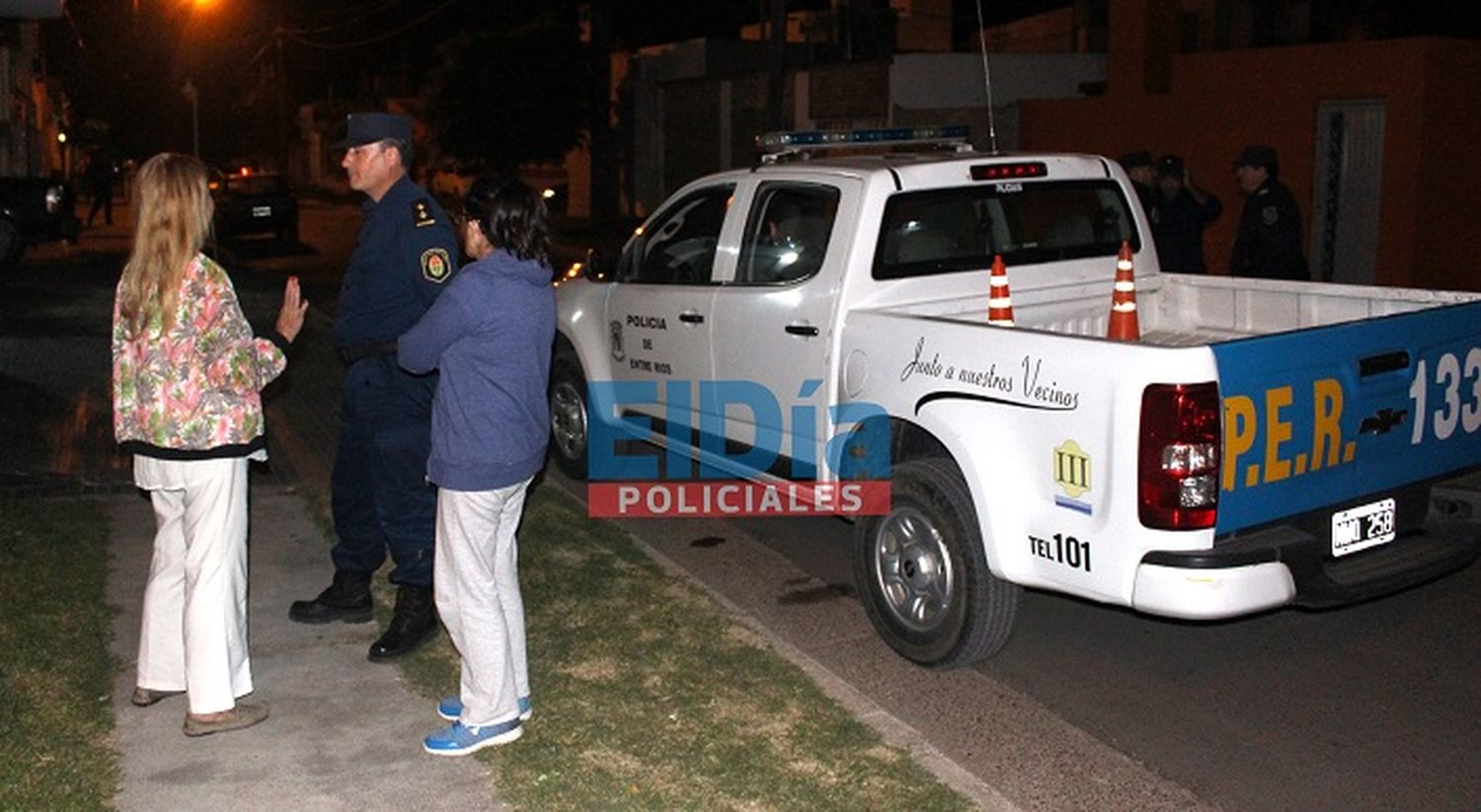 Caminaba hacia misa cuando un delincuente le "cayó del cielo"