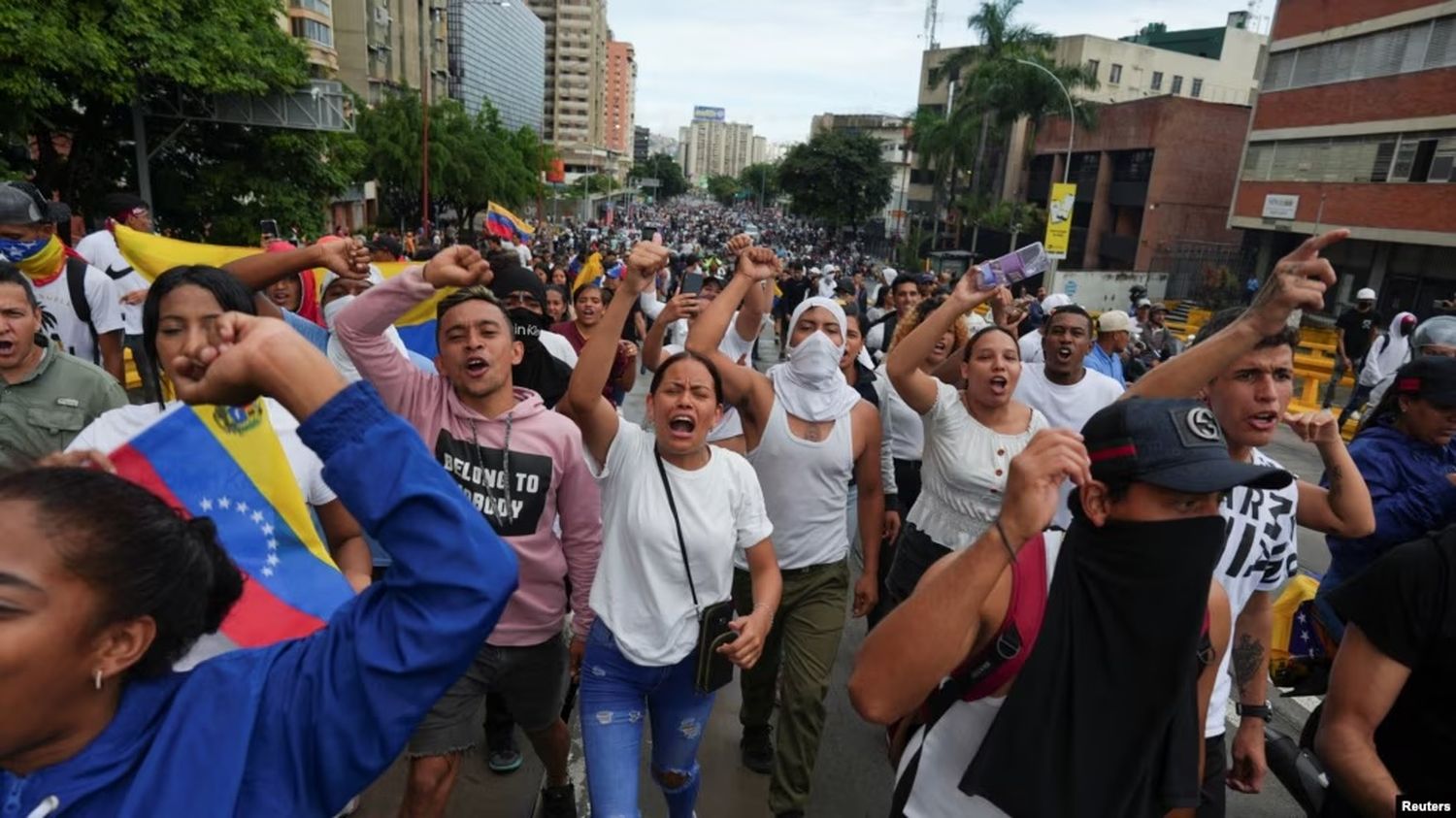 Miles de personas protestan en Caracas contra la reelección de Maduro