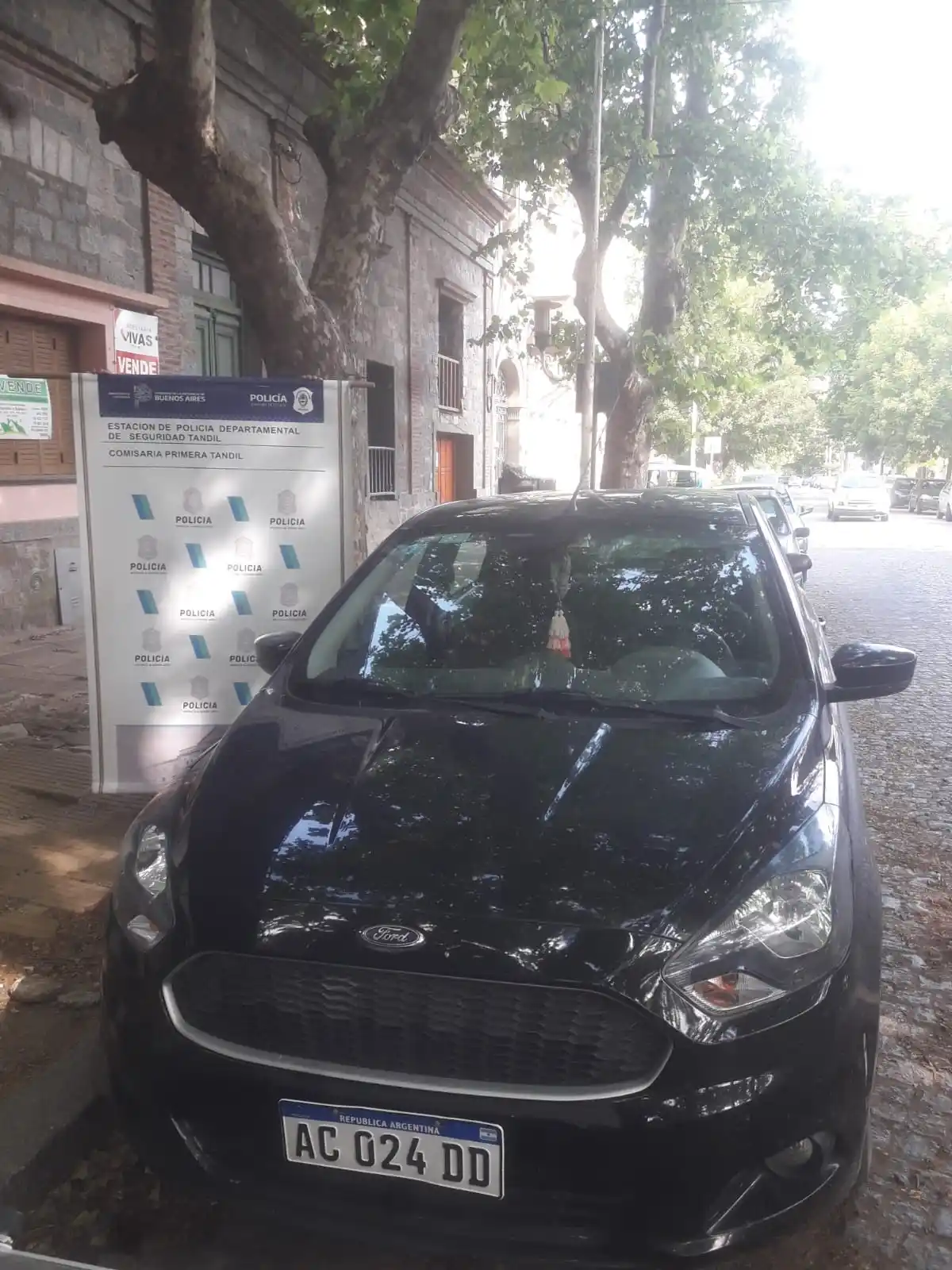 Una ciclista impactó con la puerta de un auto y fue hospitalizada