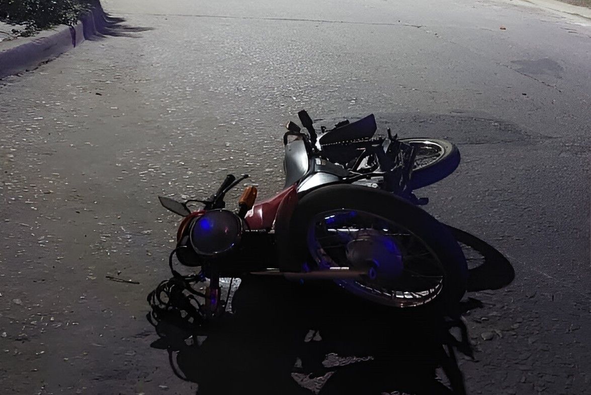 Asì quedò la moto tras el accidente.