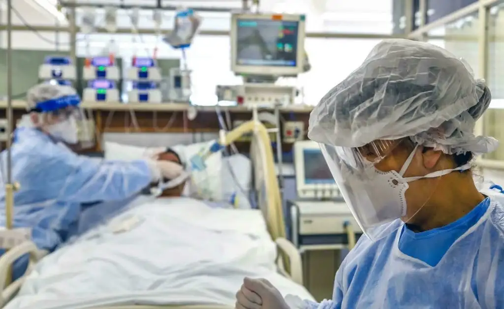 La variante Delta duplica el riesgo de hospitalización