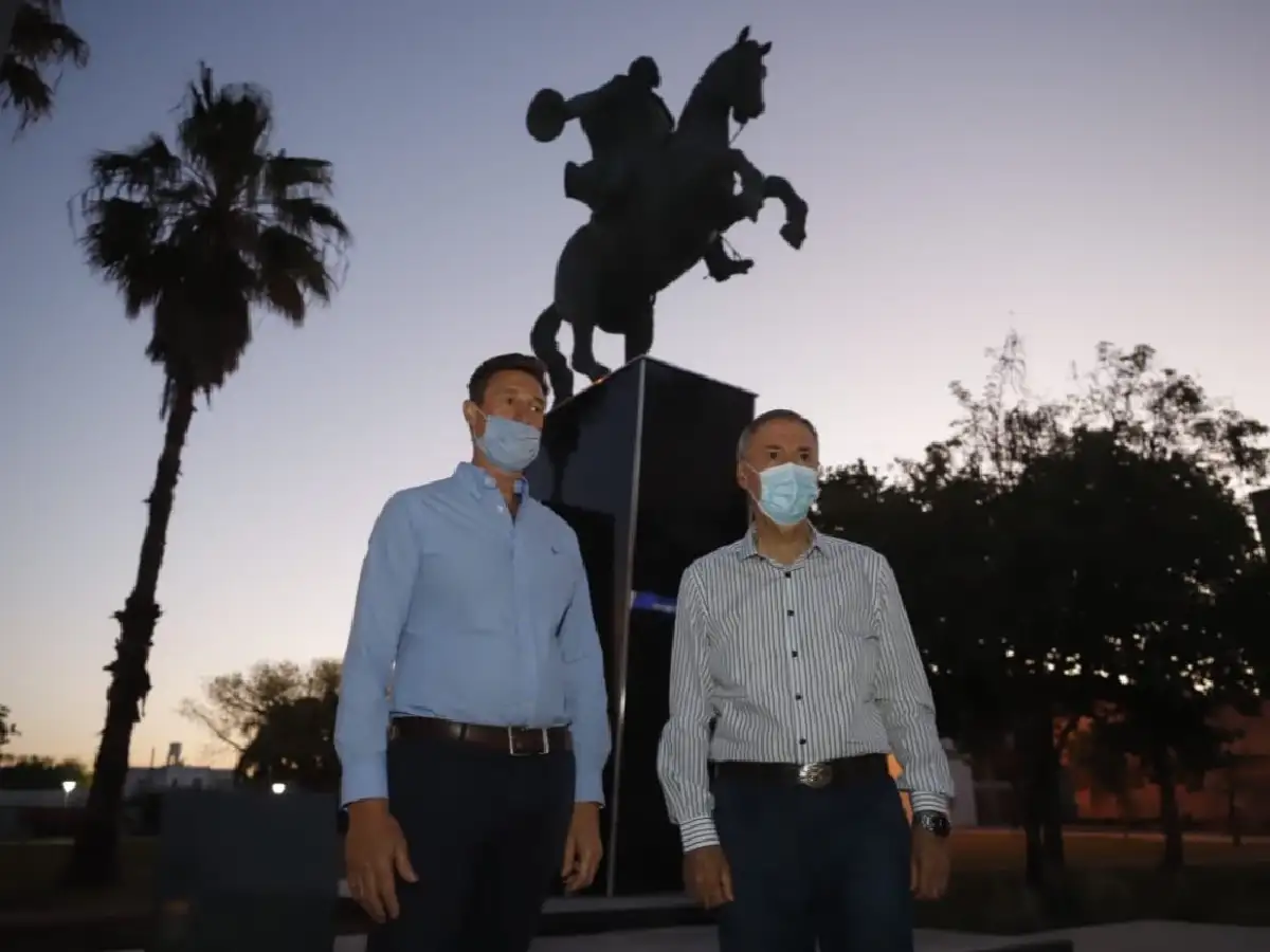 El gobernador de Córdoba supervisó las obras finales del monumento a Juan Bautista Bustos 
