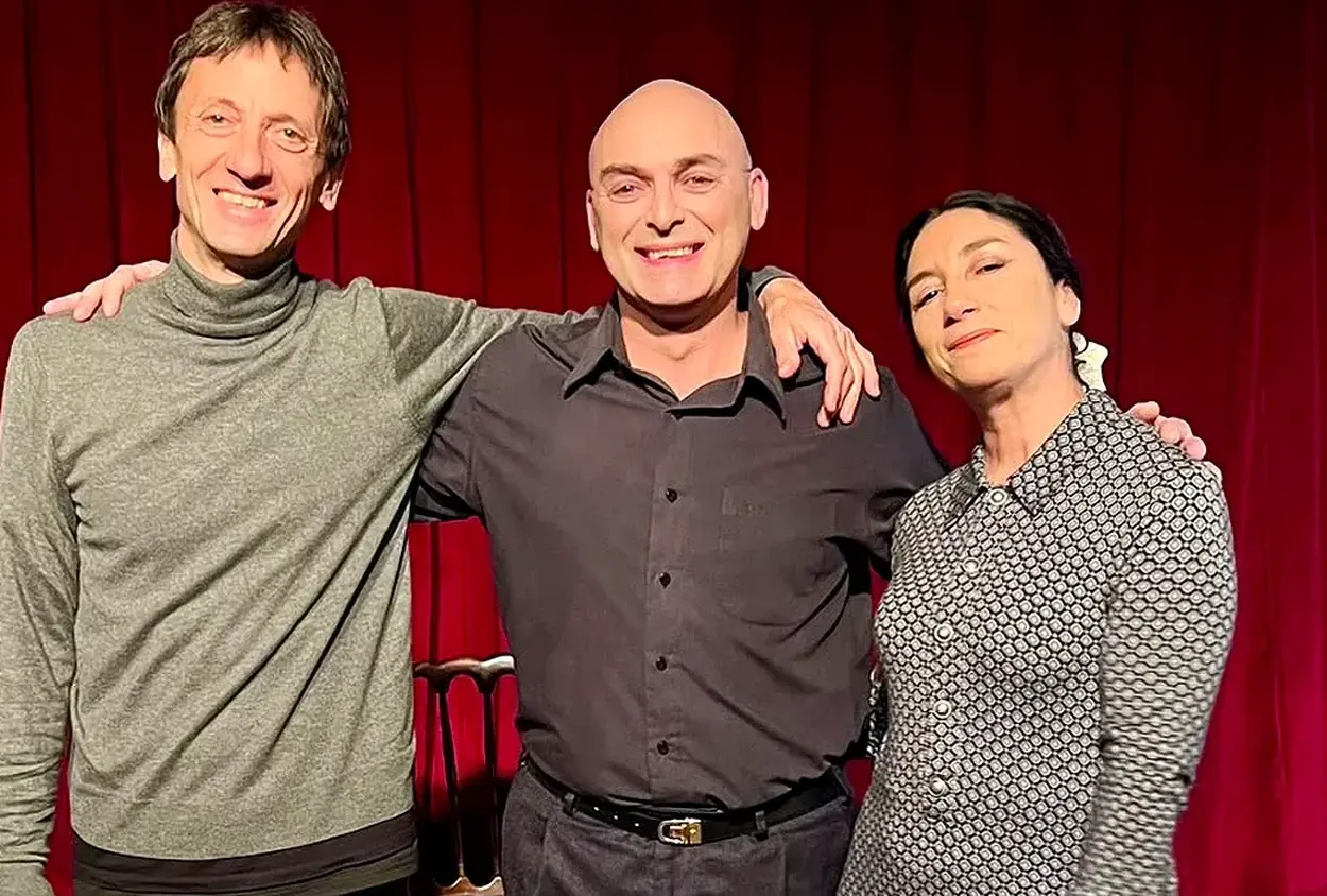 "Potestad", de Eduardo "Tato" Pavlovsky, está dirigida por Martín Simeoni, con las actuaciones de Javier Naame y Karina Vergara.