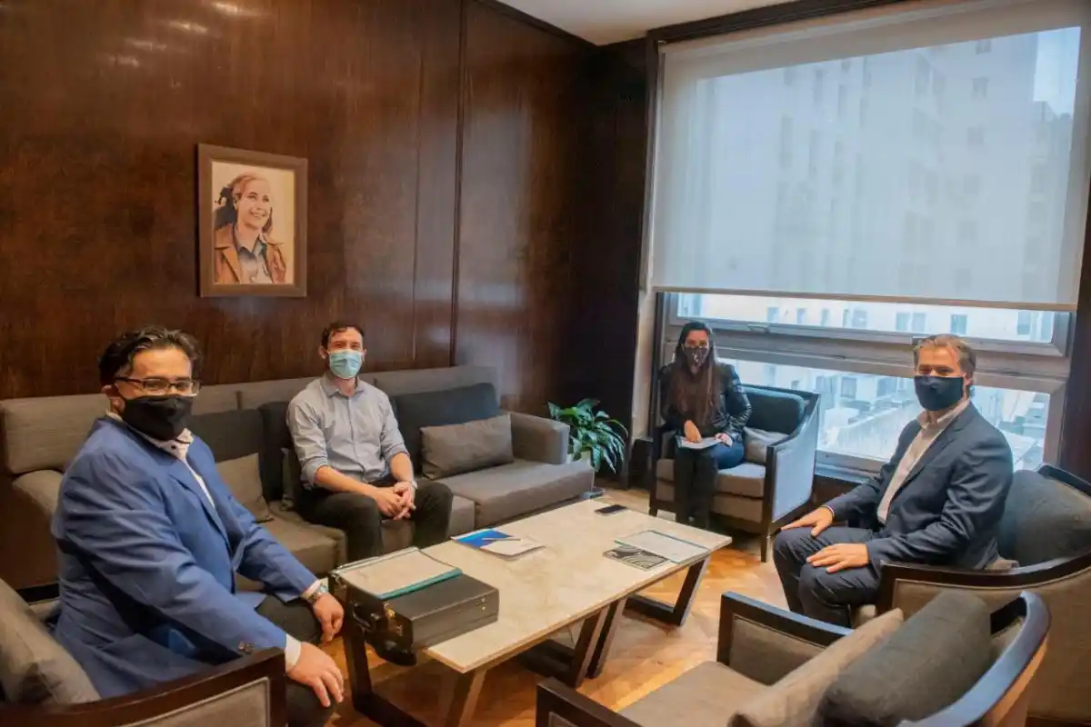 El intendente Piaggio se reunió con la titular del PAMI por el Hogar de Día 