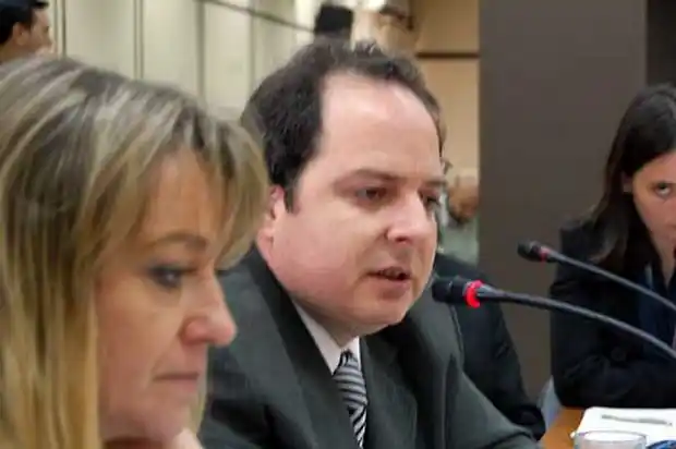 Odontólogos “truchos”: Vitale ironizó que el Colegio profesional “festeja la derrota” 