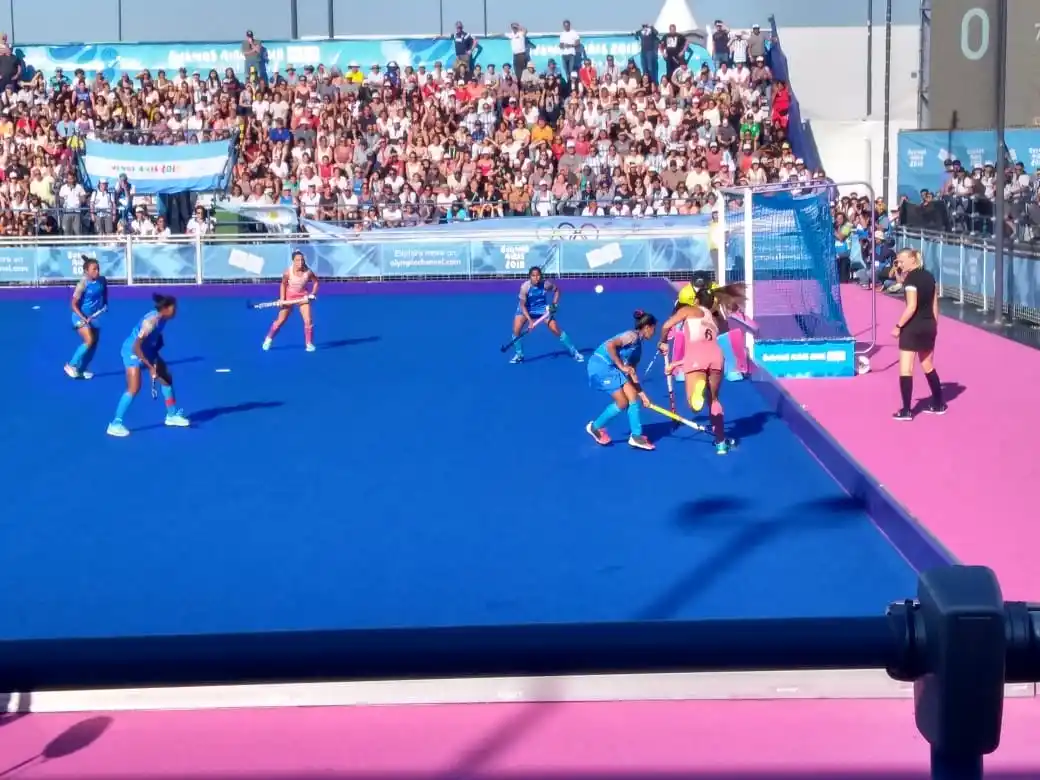 #BuenosAires2018: Las Leoncitas ganaron medalla de oro en hockey 5