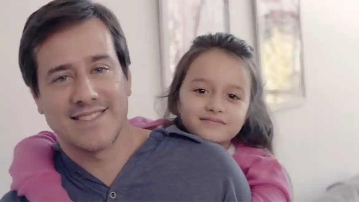 Nuevo spot de Mariano Recalde: "Me gustan los Redondos, pero también escucho a Violetta"