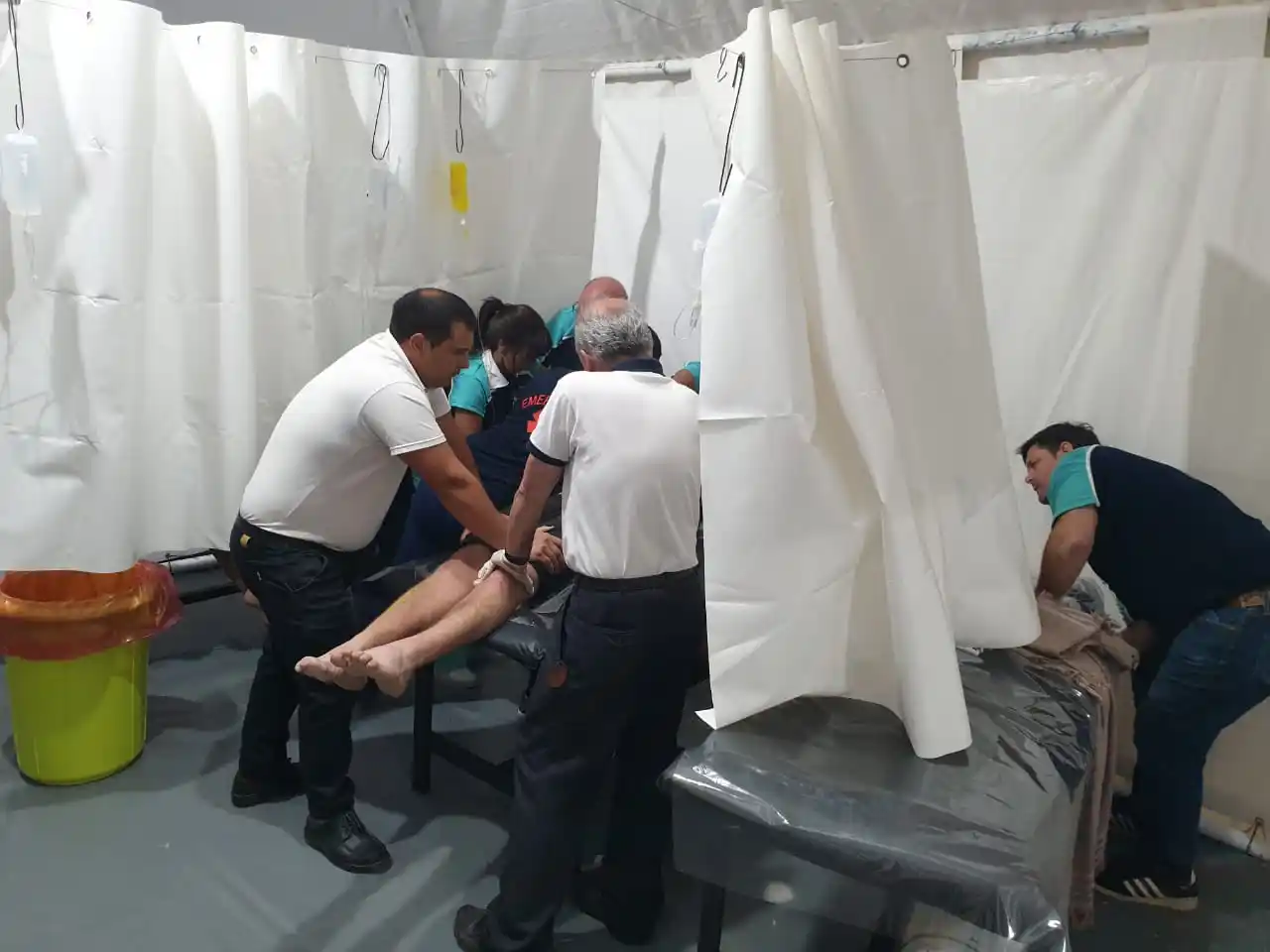 Se tiró a una pileta sin agua en Pueblo Belgrano: debió ser atendido en la guardia 