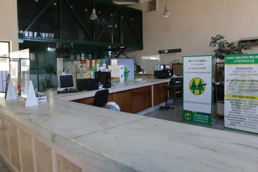 Oficinas vacías: Los trabajadores de la Cooperativa eléctrica no concurren a trabajar desde el lunes.