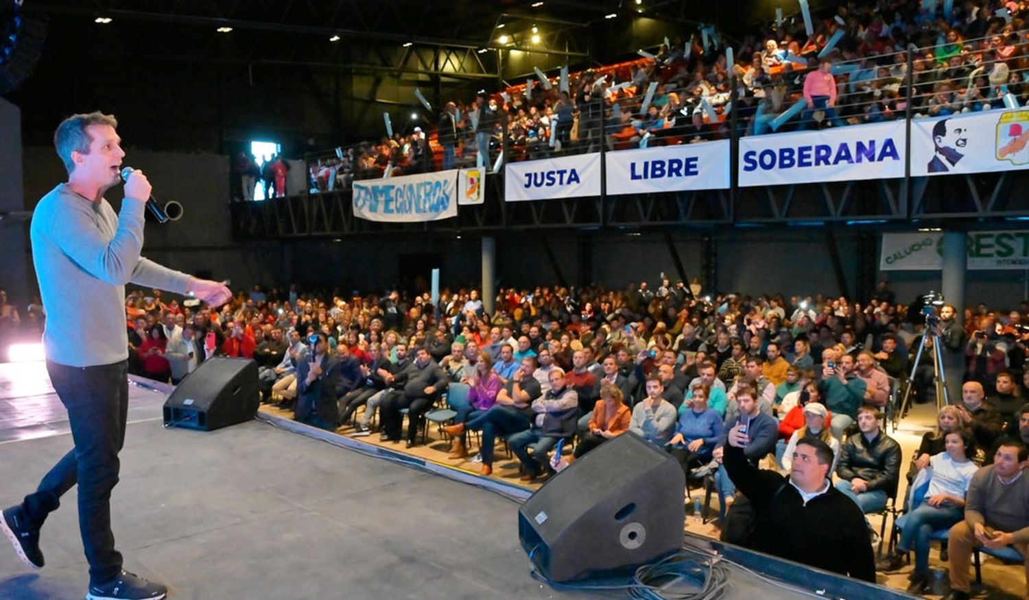 Cresto presentó la agrupación provincial “Justa, Libre y Soberana”