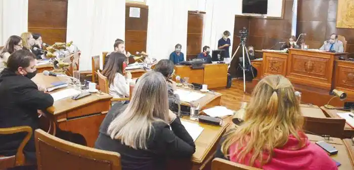 Aprobaron el decomiso de escapes  antirreglamentarios