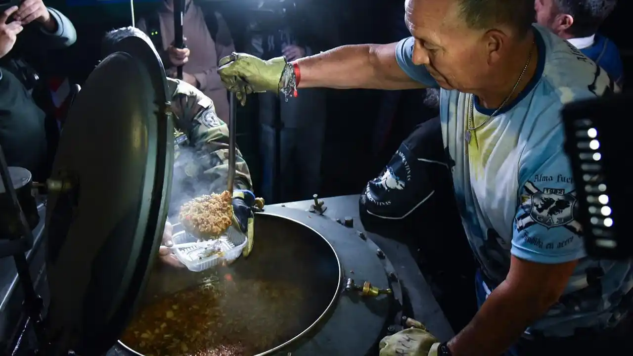 Ex combatientes de Malvinas comenzaron las rondas nocturnas de asistencia alimentaria para personas en situación de calle.