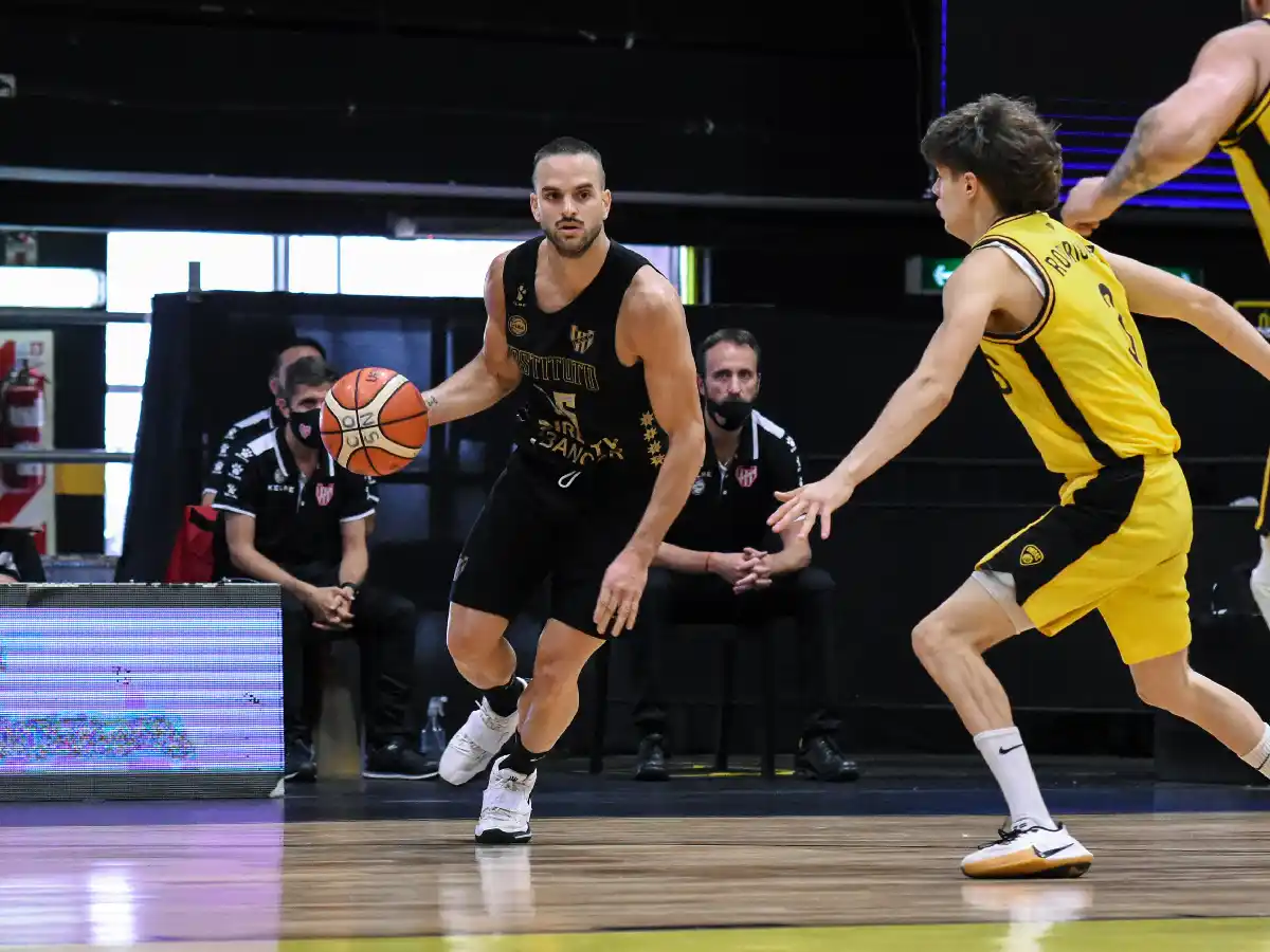 Bertone jugará en Islandia