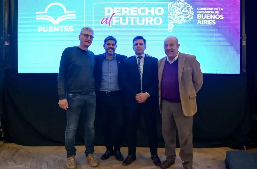 La Provincia firmó convenios con varios municipios en Mar del Plata