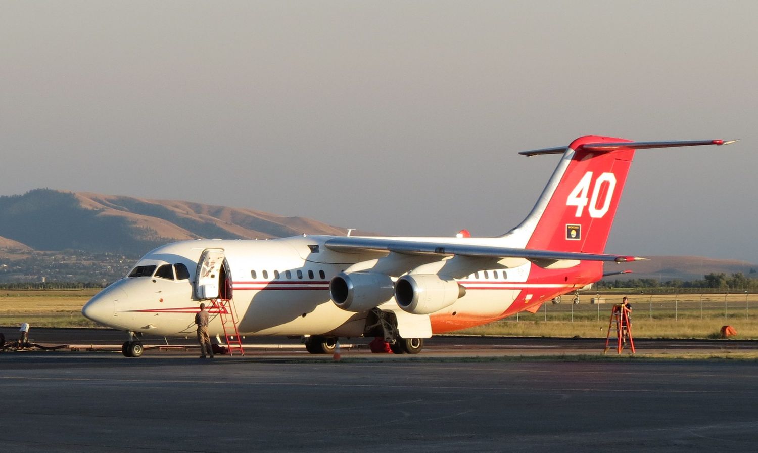 Neptune pone a la venta uno de sus aviones de lucha contra incendios