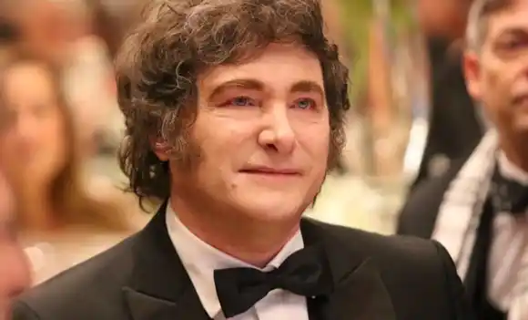 Encuesta: LLA sigue arriba en la intención de voto pero la imagen y la gestió  de Milei tuvo un descenso