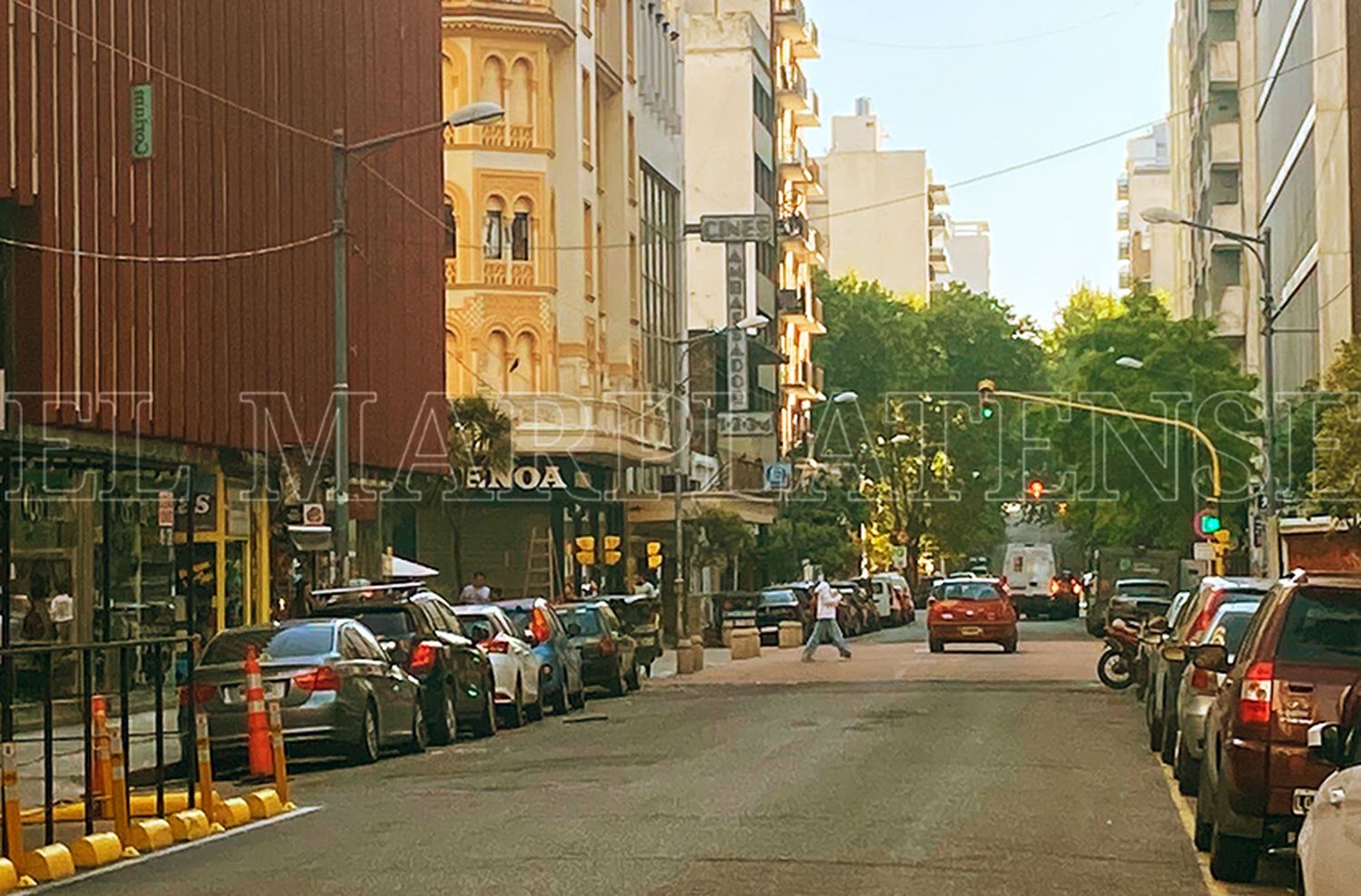 Con cámaras del municipio y de comercios tratan de dar con la patota que asesinó al joven en la Peatonal