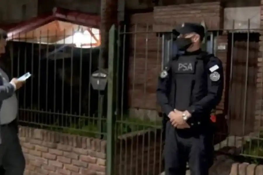 Ataque a Cristina: allanaron la casa del líder de “la banda de los copitos”