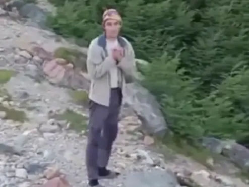 Un joven echó a turistas que hacían una fogata ilegal en el Parque Nacional Los Glaciares en plena emergencia por incendios