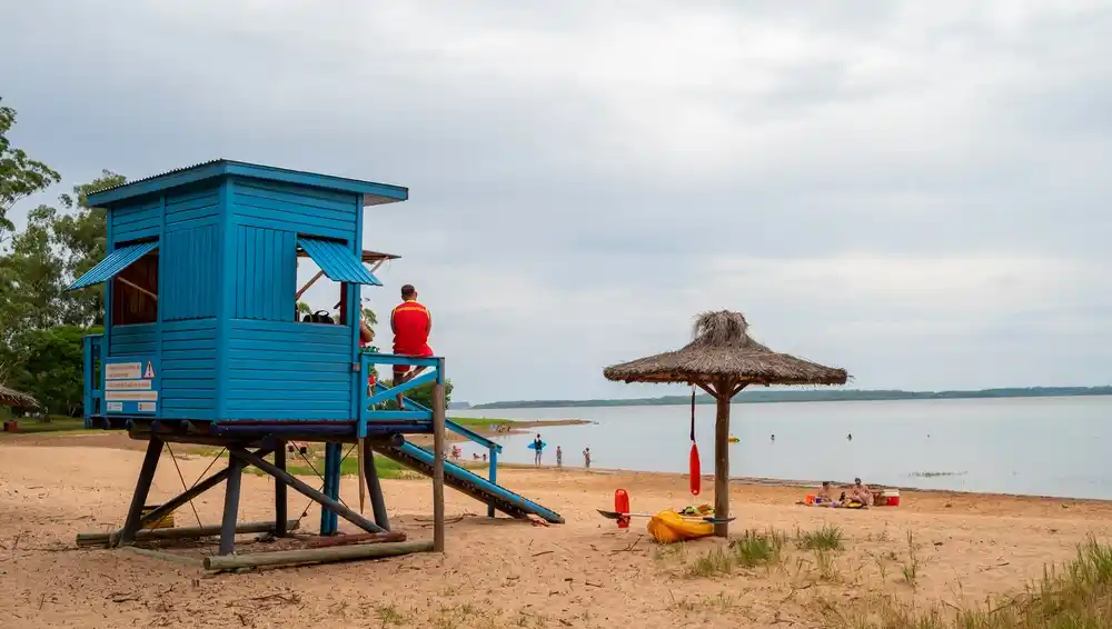 Comenzó la temporada de playas en la zona del lago de Salto Grande