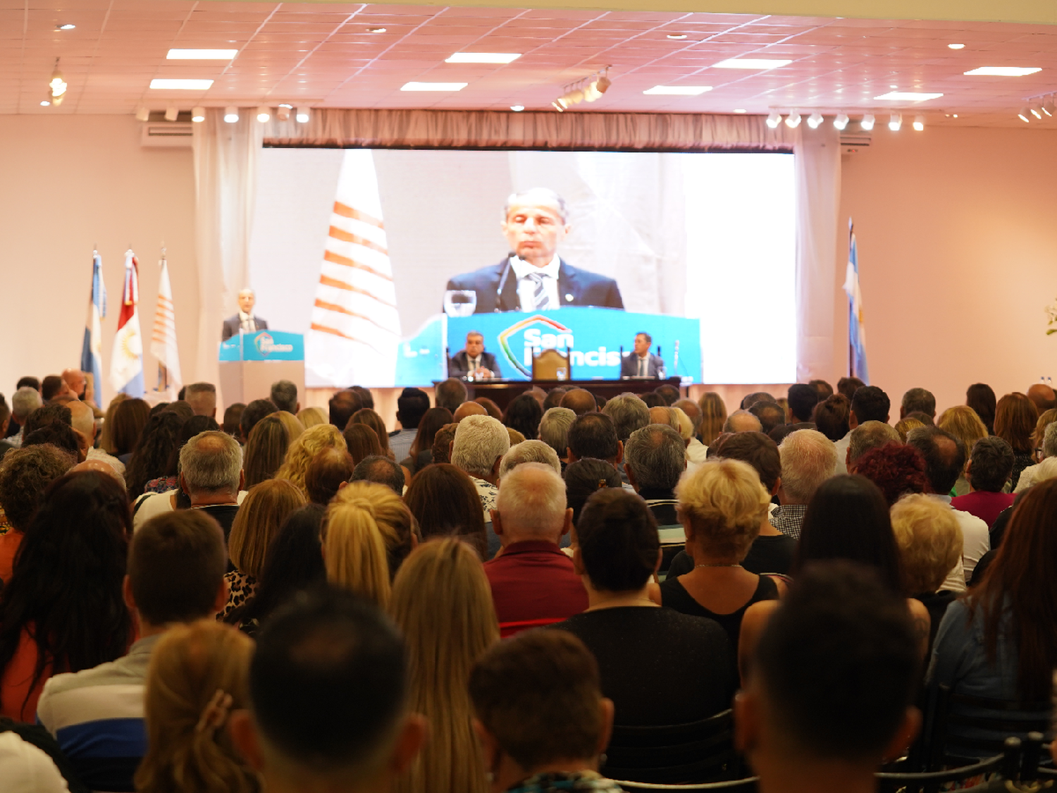 Las instituciones acompañaron el discurso de Bernarte