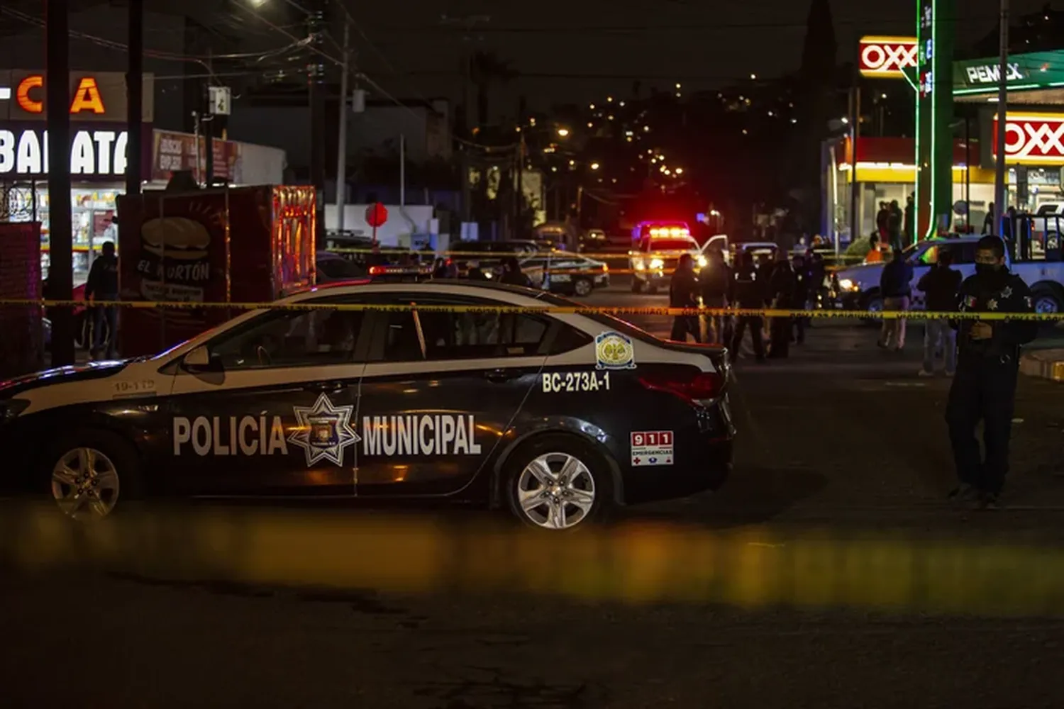 Tijuana: tomaban cerveza en la puerta de una casa y los acribillaron a balazos