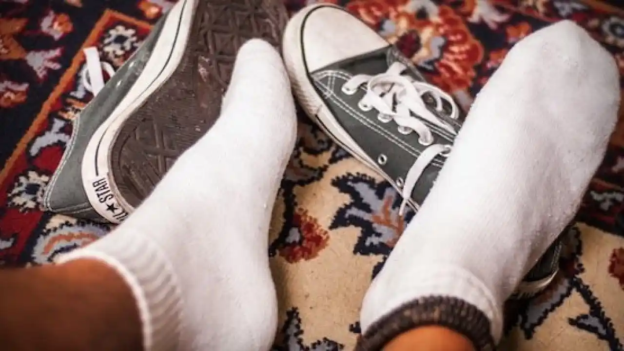 Los que se quitan los zapatos al entrar a casa tienen razón