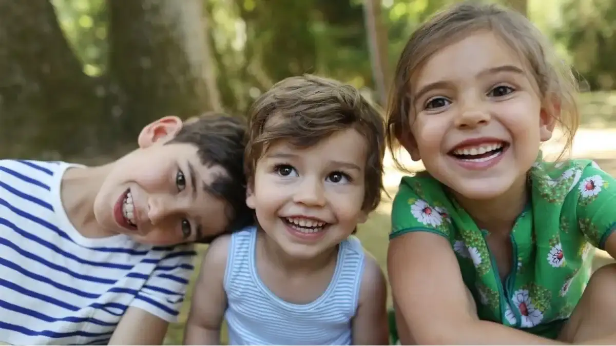 Día Mundial del Hijo del Medio: qué dice la ciencia sobre su personalidad y comportamiento