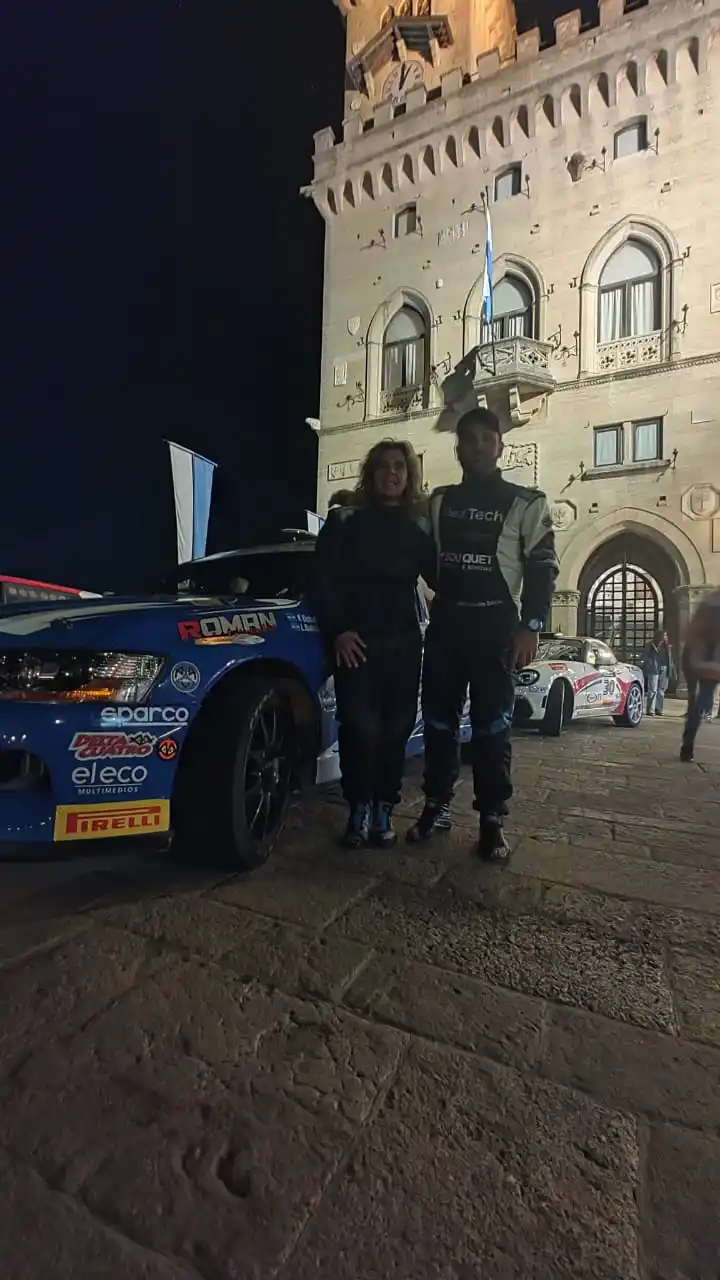La tandilense Karina Dobal inicio su participación en el Rally Legend de San Marino con dos pruebas nocturnas ante miles de fanáticos.