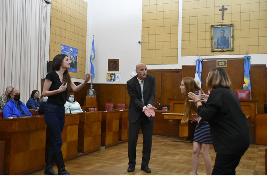 Se estrenó una obra de teatro protagonizada por empleados municipales sobre la Semana Santa de 1987