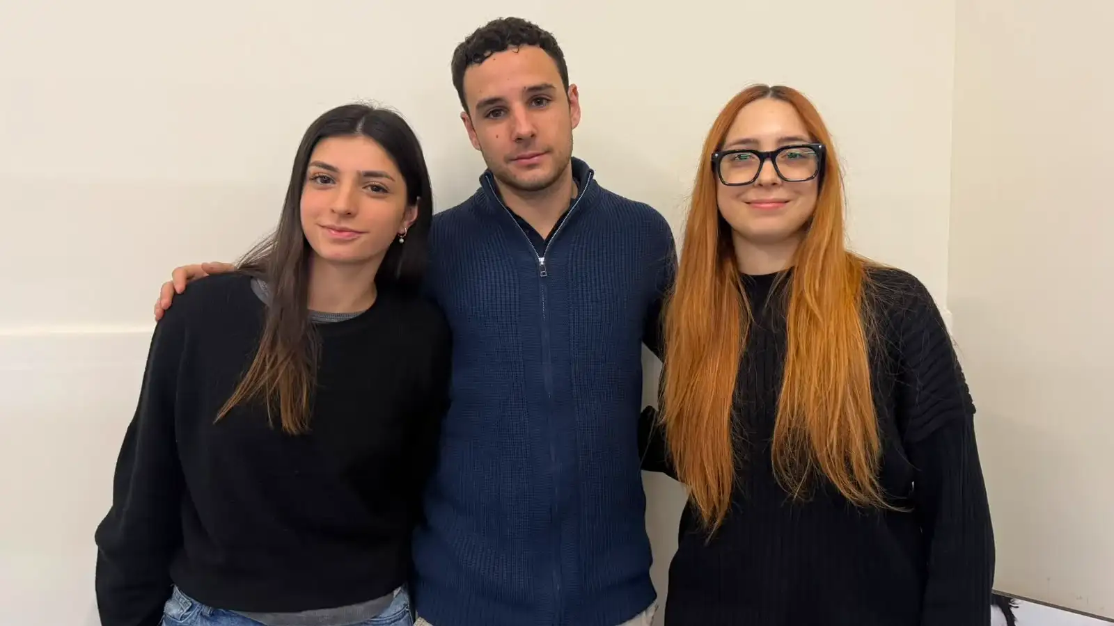 Lucienne Roca, Joaquín Mariano y Bianca Nasello, creadores del asistente financiero "Manny".