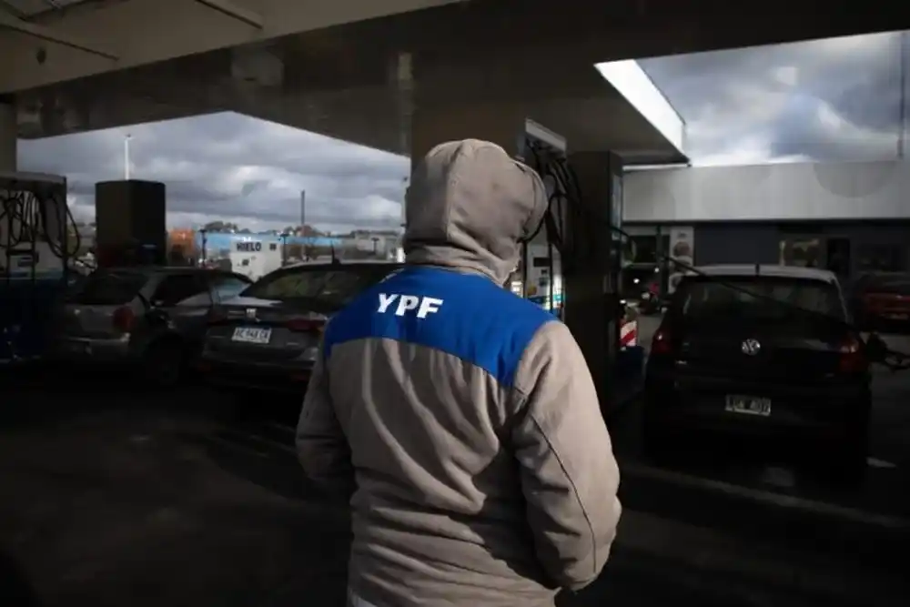 La venta de combustibles cayó por tercer mes consecutivo en marzo: 2,38%