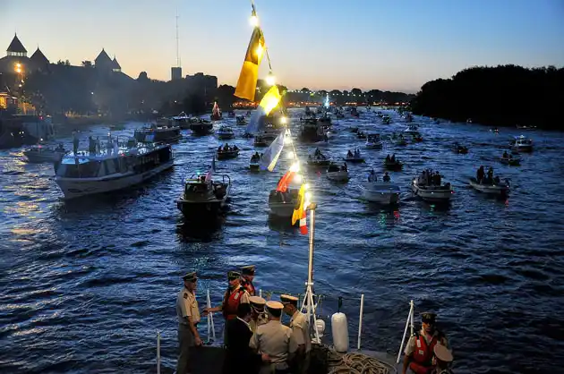 Tigre: Procesión Náutica en el día de la Virgen junto a Axel