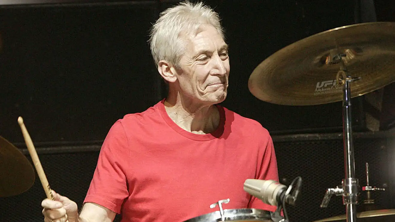 A los 80 años falleció Charlie Watts, el legendario baterista de The Rolling Stones