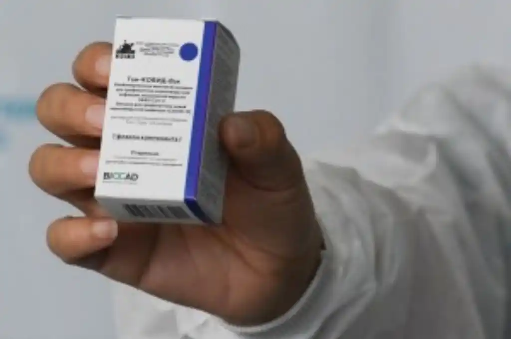 Argentina podrá fabricar en agosto más de tres millones de segundas dosis de Sputnik V