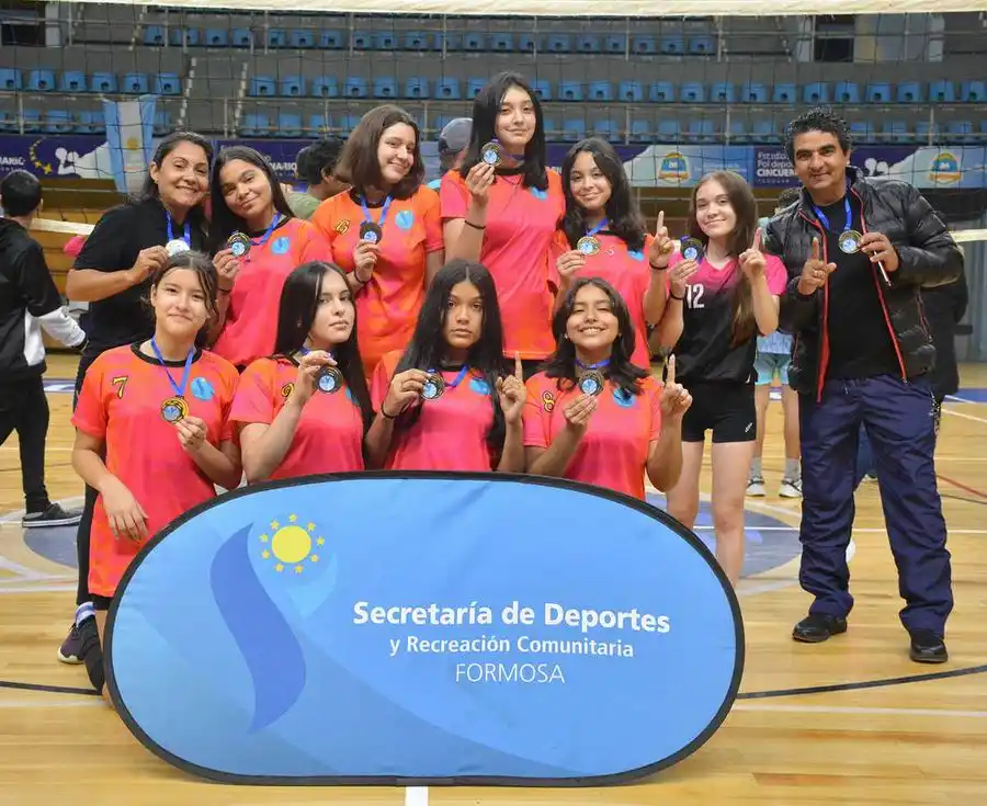 Clorinda y El Bañadero se
coronaron en el vóley sub 14