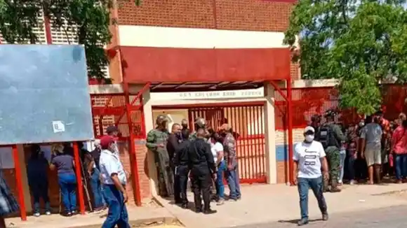 TESTIGOS ASEGURAN QUE SON COLECTIVOS: tiroteo en centro de votación del Zulia deja un muerto y dos heridos