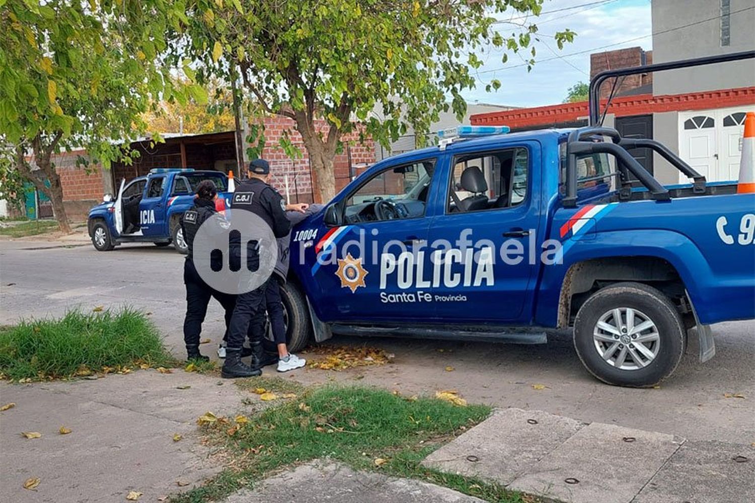 Se resistió a la autoridad, vociferando insultos 