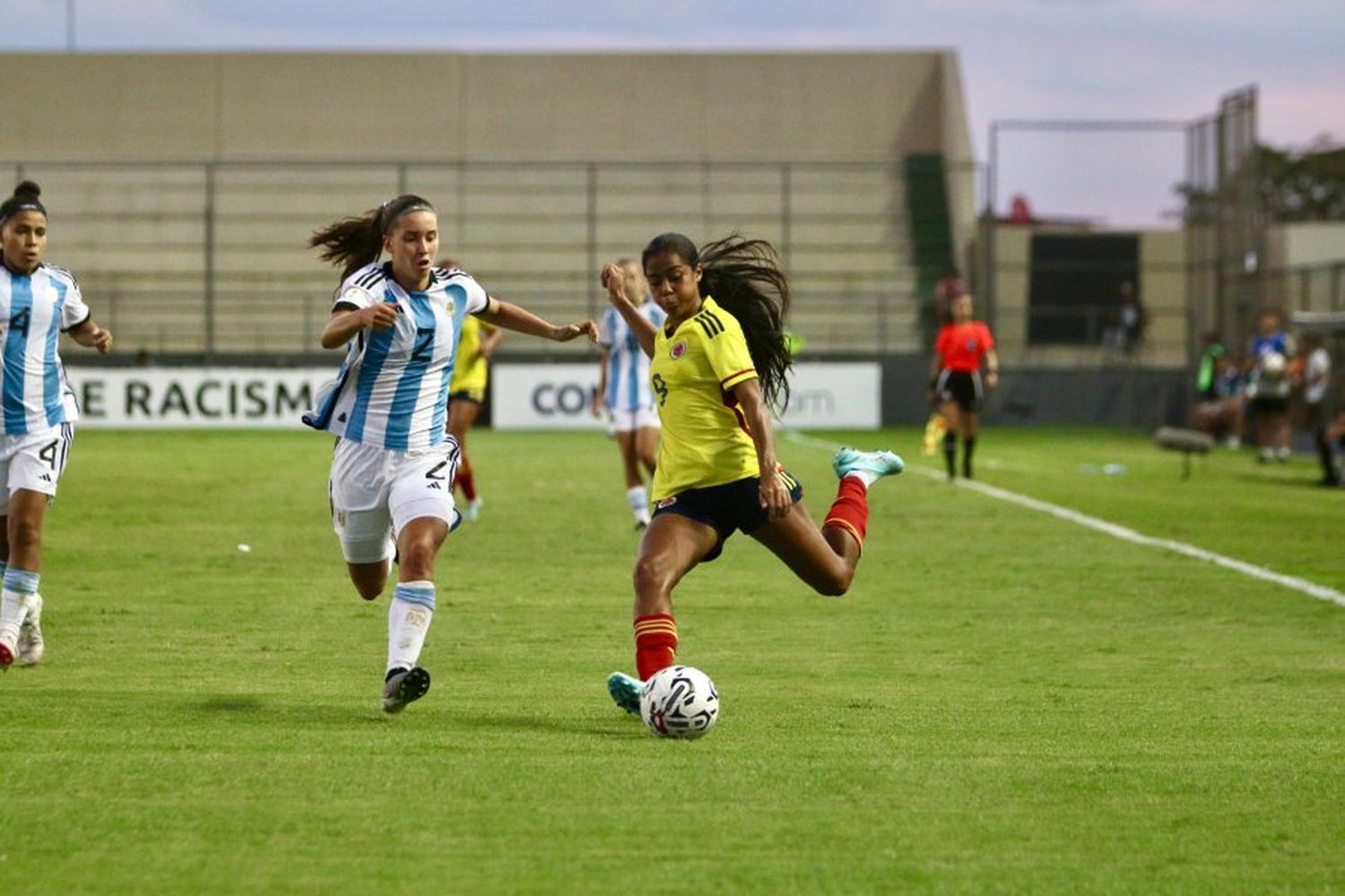 Argentina cayó con Colombia en su segunda presentación en el Sudamericano