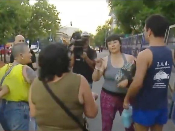 Marcha en Moreno por el delivery asesinado: reclamo de justicia, el llanto de la madre y un incidente con una mujer